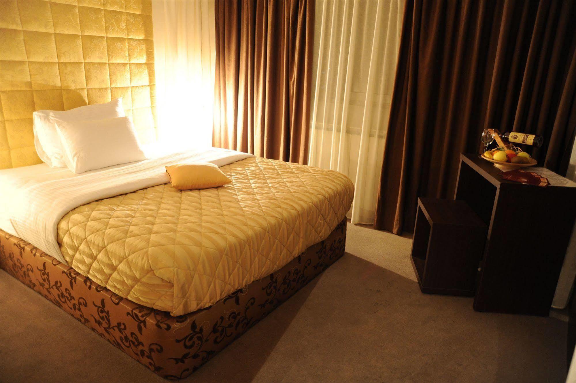 Hotel Merona サラエヴォ エクステリア 写真